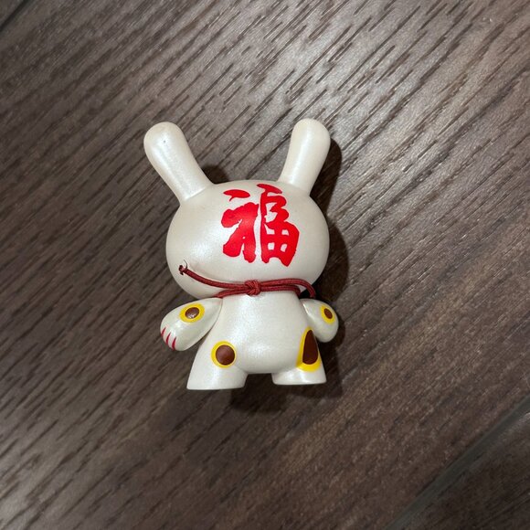 Kidrobot Dunny Series 4 Shane Jessup Lucky Cat Closed Eyes 3/96 - Picture 5 of 5